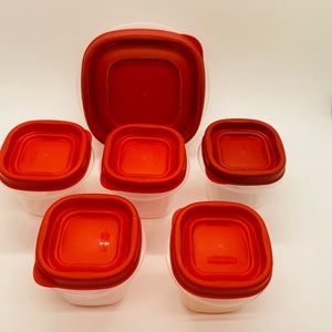 NWT Rubbermaid 1 medium (2 cups) & 5 XSmall (4 oz) containers. Red. (12 pieces)